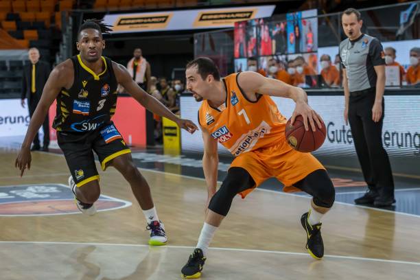 球赛场上取 球赛场上取