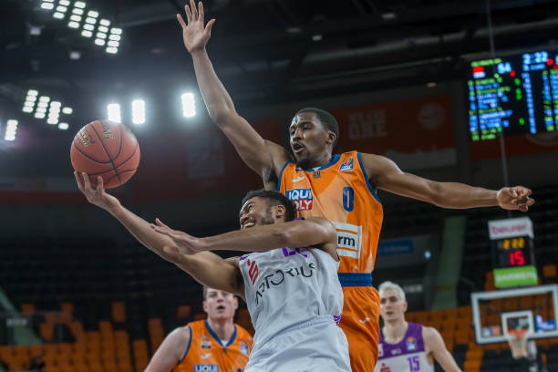 在他们攻防 在他们攻防