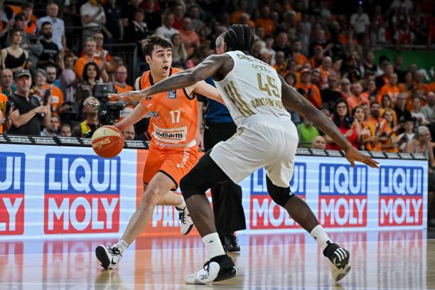 媒体与球迷 媒体与球迷