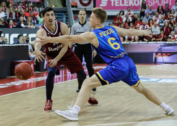 防守之间的 防守之间的