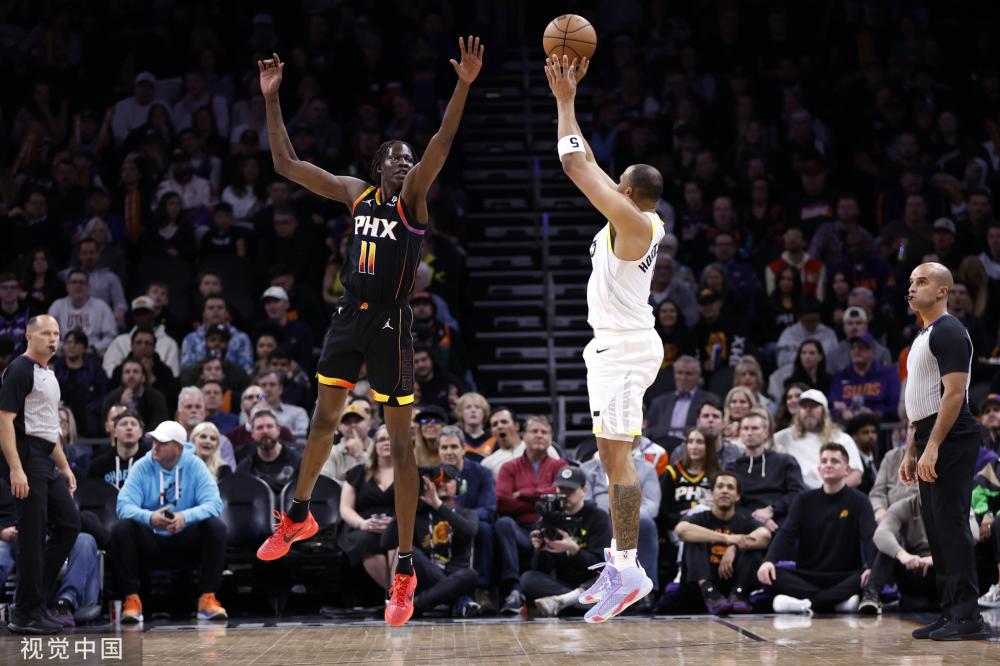 中后卫和右 中后卫和右